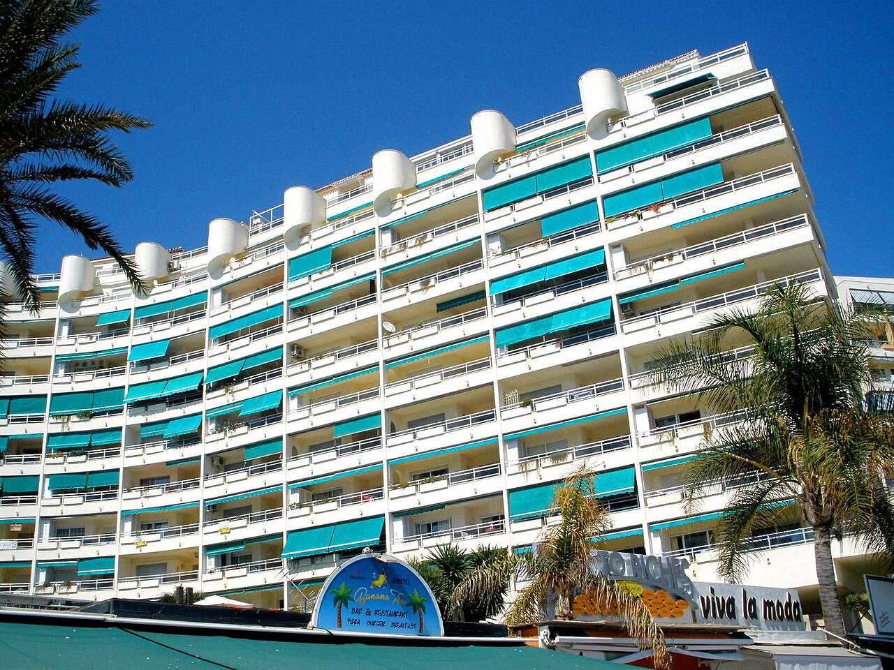 Edificio de apartamentos en el paseo marítimo de Marbella